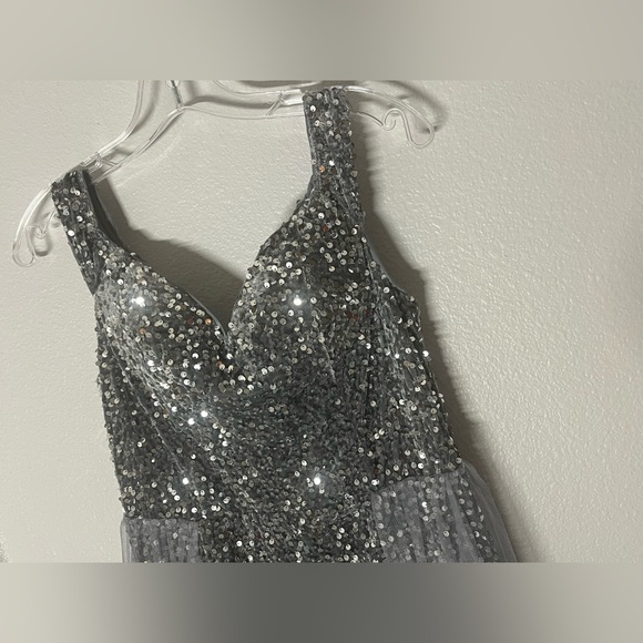 Off shoulder gown with overlay skirt NWOT - Picture 9 of 11